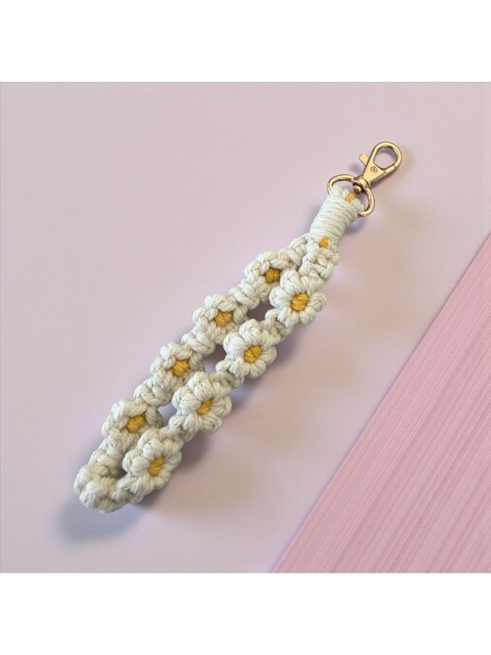 DAISY Floral Handmade Crochet Lanyard Keychain Bag Charm NEW NWOT